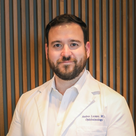 Dr. Andrés Felipe Lozano Peña opiniones Oftalmólogo San Pedro Garza