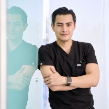 Ampliar imagen: Enrique Velázquez Zabaleta, Cirujano plástico Coyoacán