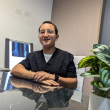 Ampliar imagen: Dennis Alberto Patiño Cruz, Médico general Torreon