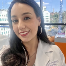 Ampliar imagen: Andrea Gonzalez, Médico general Huixquilucan