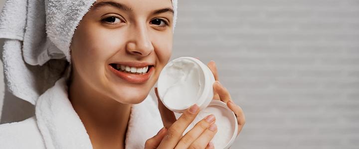 Limpeza de pele profissional: um guia Bioage | Bioage