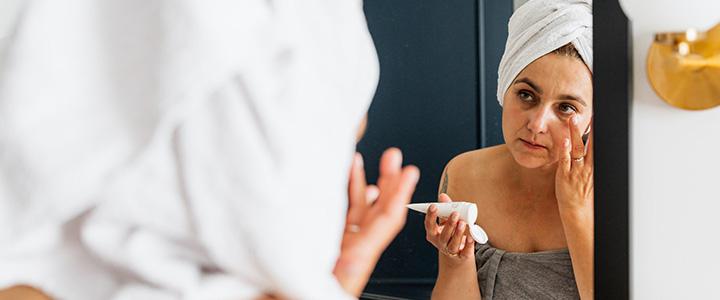 Limpeza de pele profissional: um guia Bioage | Bioage