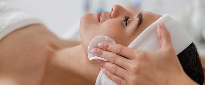 Tônico facial: por que usar em sua clínica de estética? | Bioage