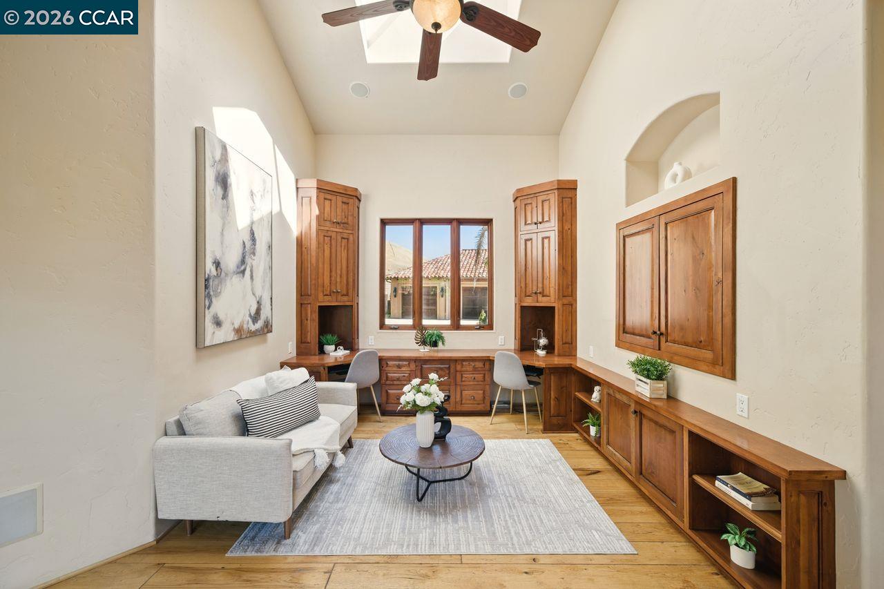 1615 Lawrence Rd, Danville, CA