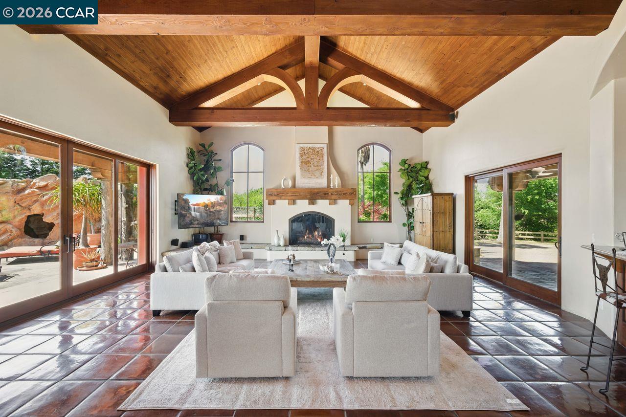 1615 Lawrence Rd, Danville, CA