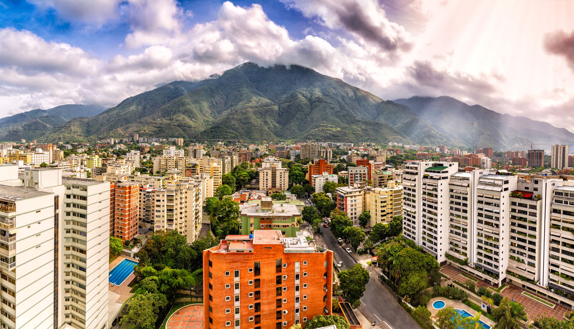 new-normal-new-opportunities-applications-now-open-to-founder-institute-caracas-2023 hero image