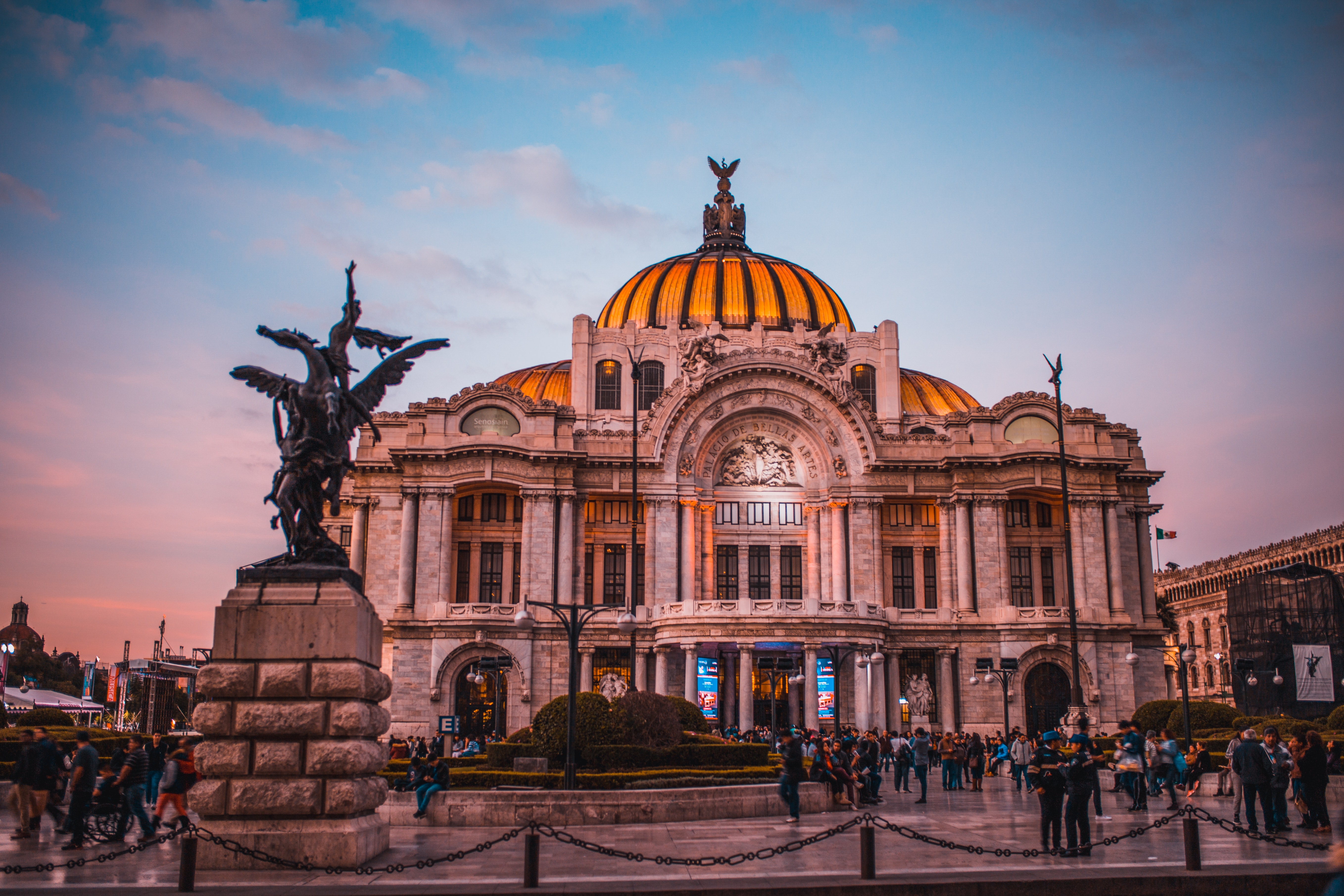 build-a-great-startup-in-2023-with-the-fi-mexico-city-startup-accelerator hero image