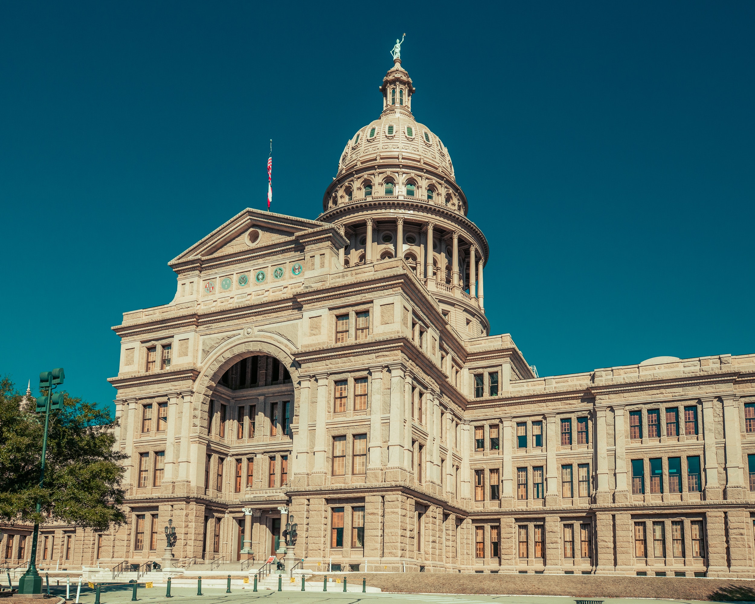 build-a-great-startup-in-2023-with-the-fi-austin-startup-accelerator hero image