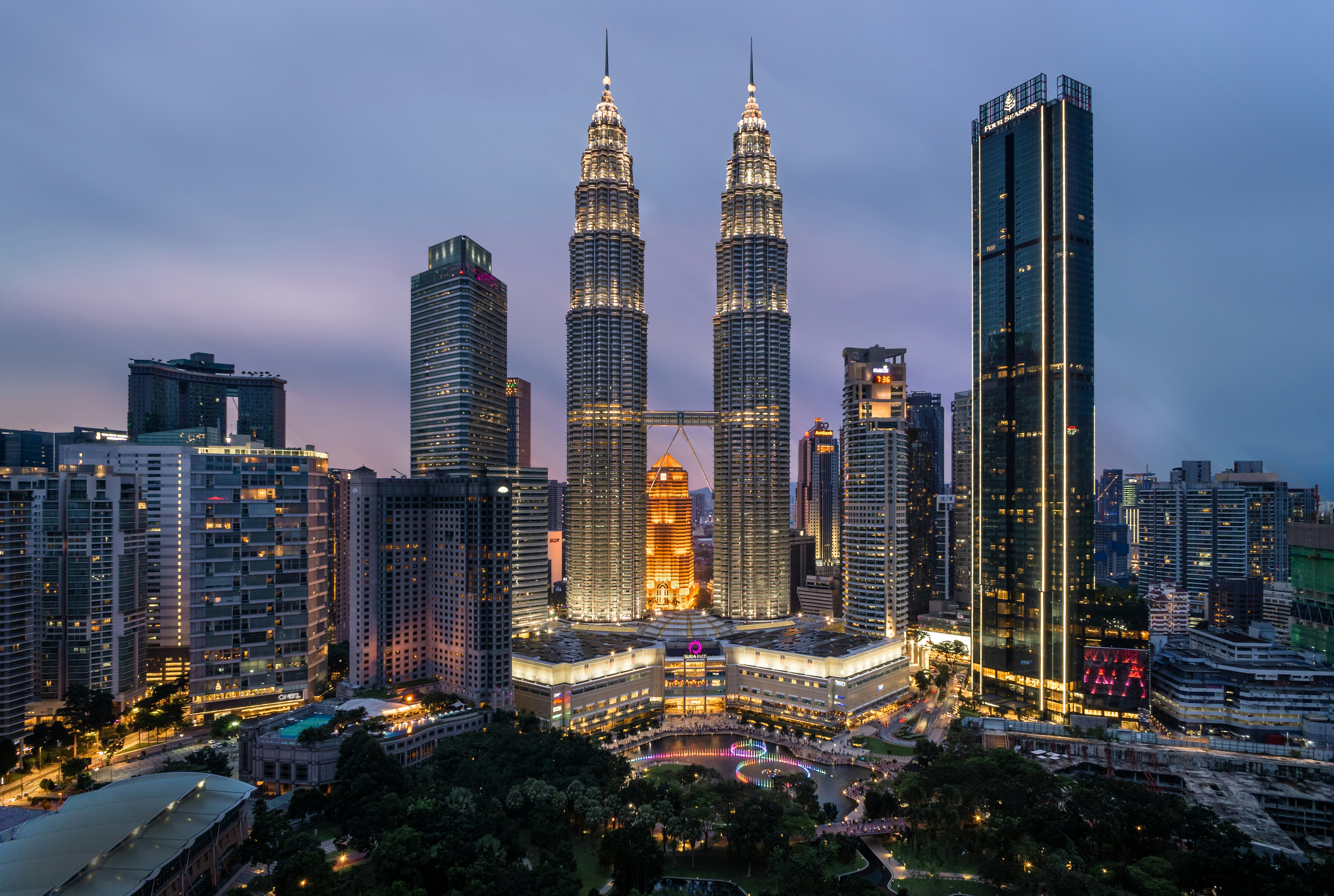 build-a-great-startup-in-2024-with-the-fi-malaysia-startup-accelerator hero image
