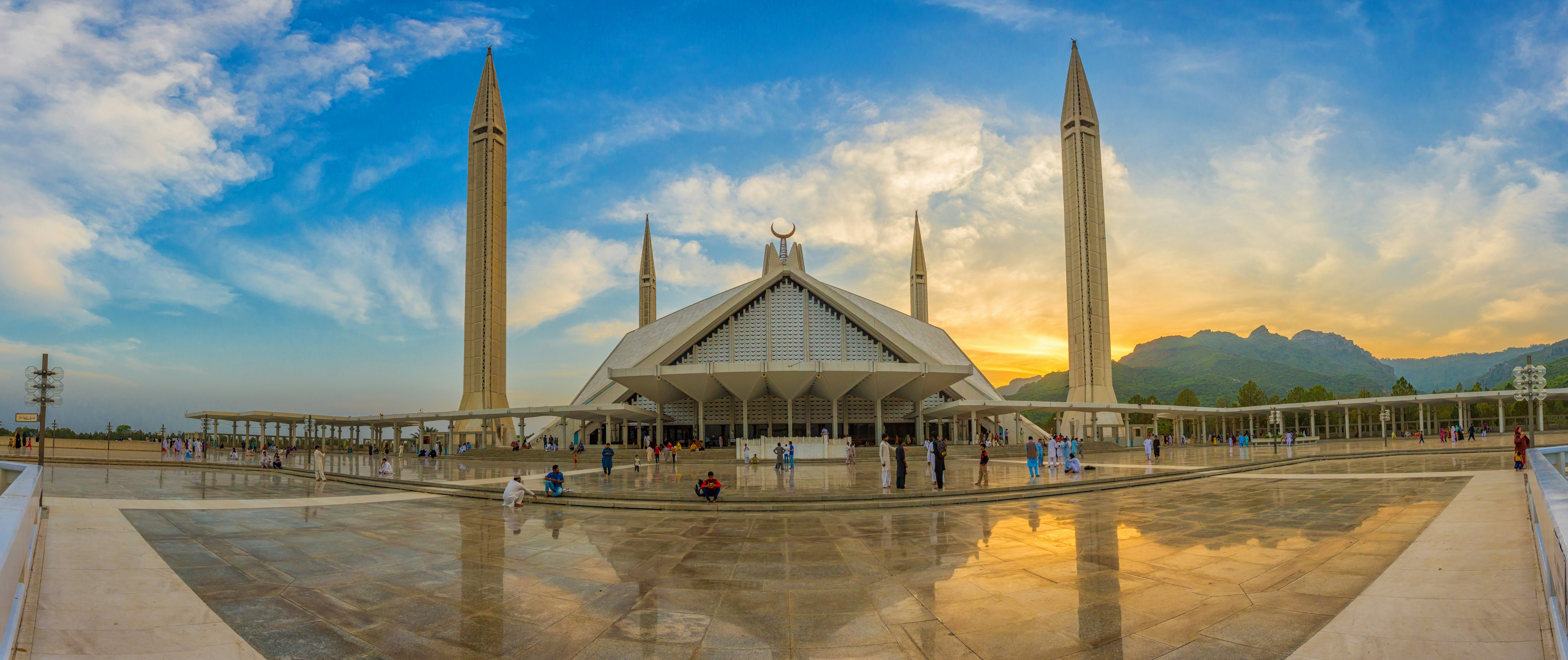 build-a-great-startup-in-2024-with-the-fi-accelerator-startup-accelerator-islamabad hero image