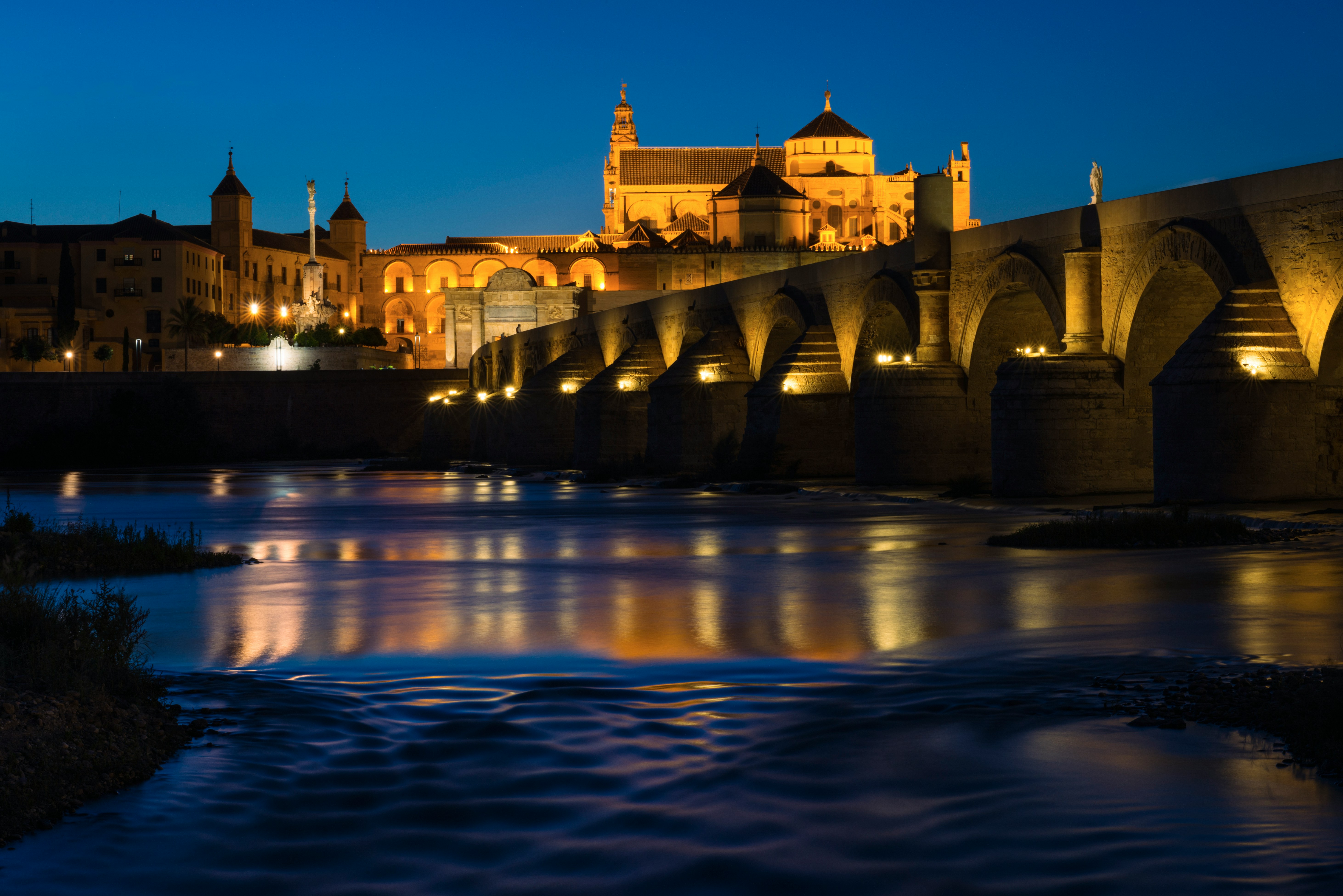 build-a-great-startup-in-2024-with-the-fi-cordoba-startup-accelerator hero image
