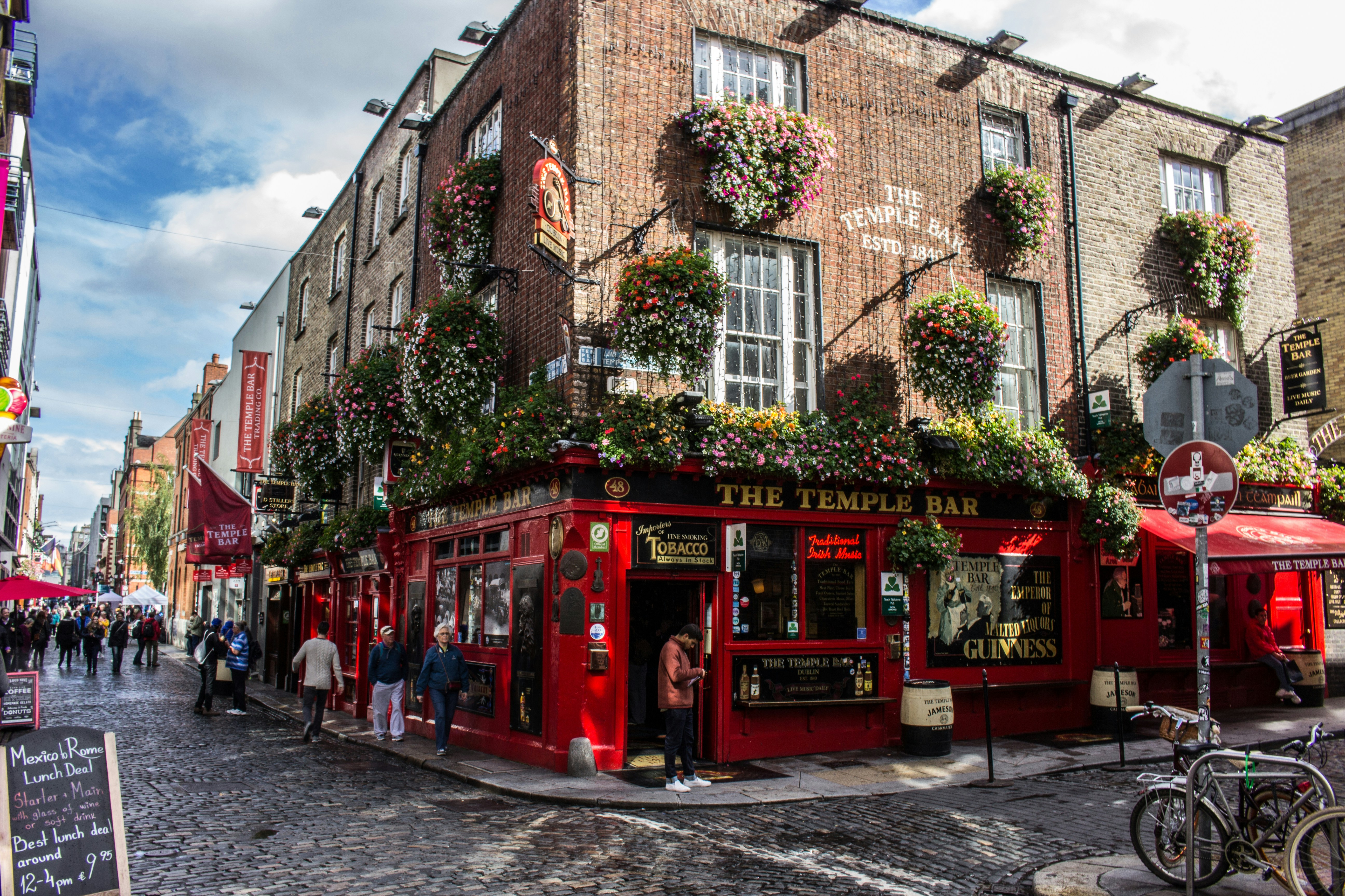 build-a-great-startup-in-2024-with-the-fi-dublin-startup-accelerator hero image
