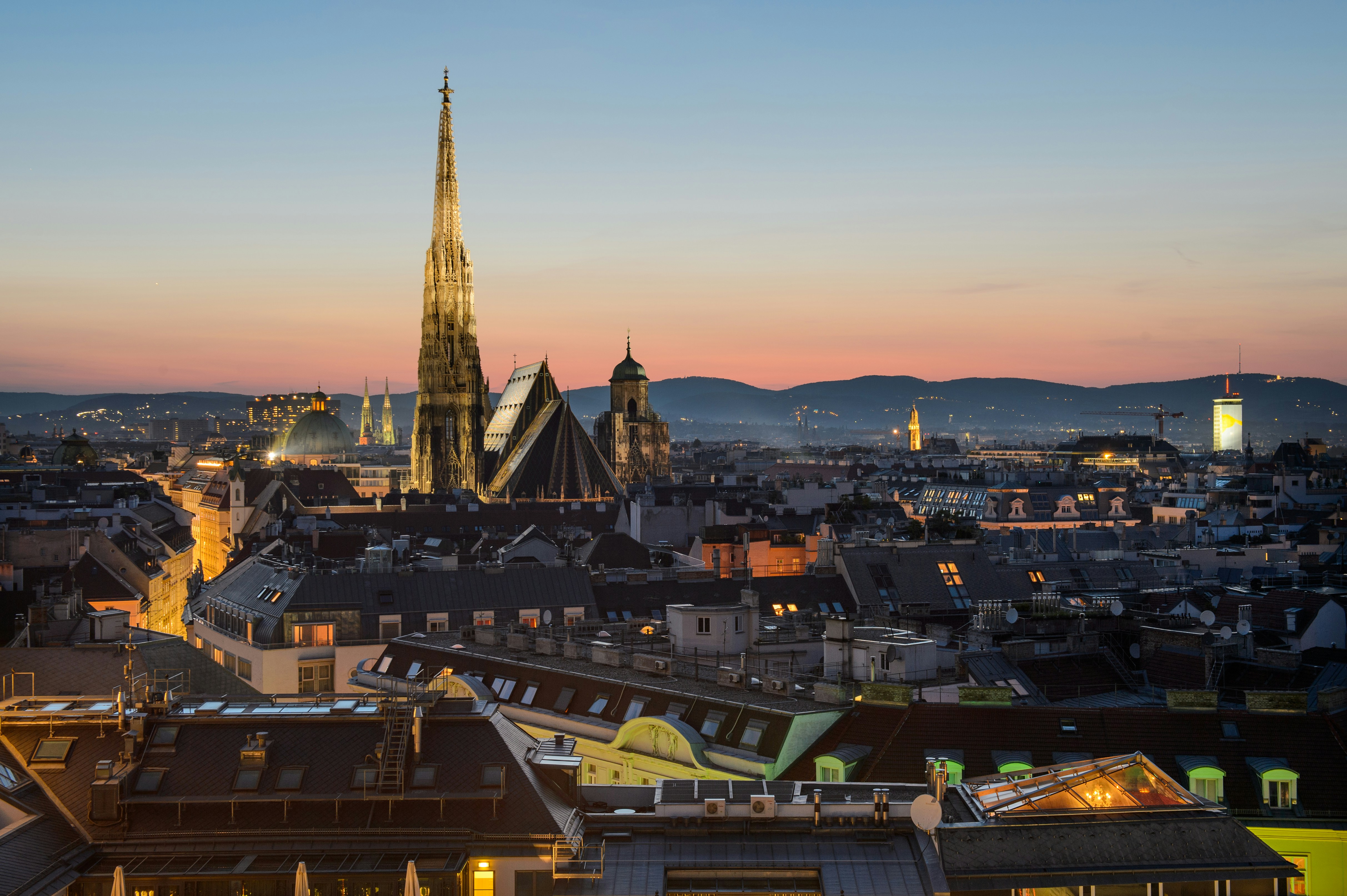 build-a-great-startup-in-2024-with-the-fi-vienna-startup-accelerator hero image