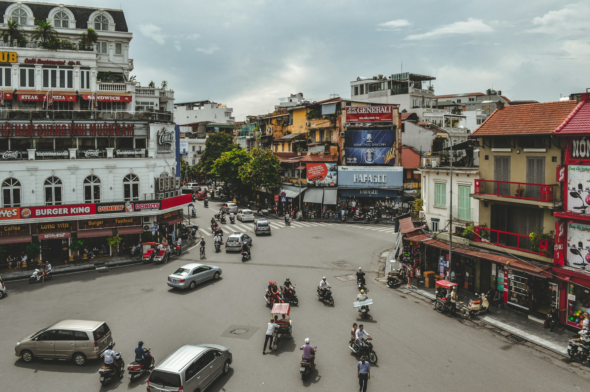 build-a-great-startup-in-2024-with-the-fi-vietnam-startup-accelerator-hanoi hero image