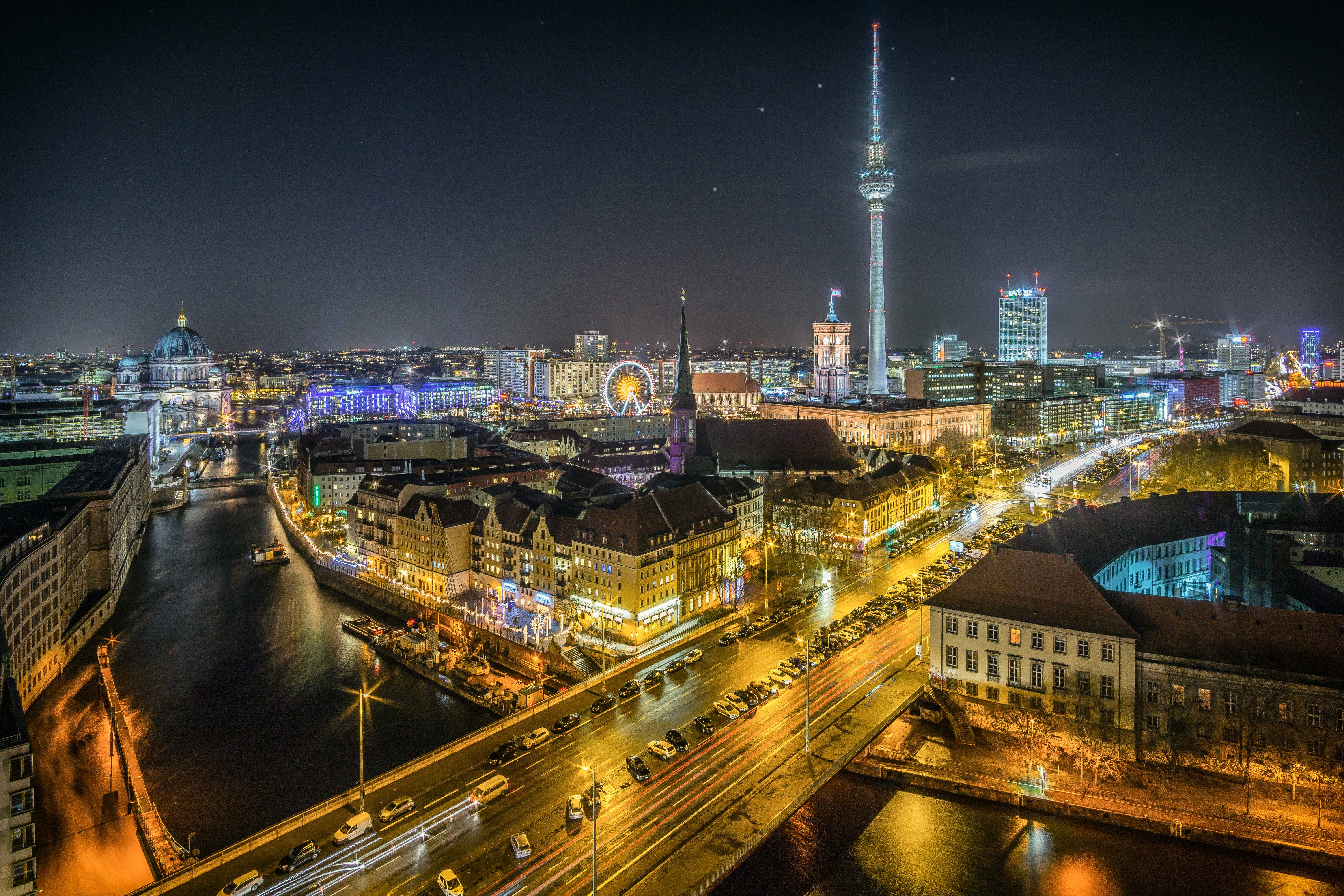 build-a-great-startup-in-2025-with-the-fi-germany-startup-accelerator hero image
