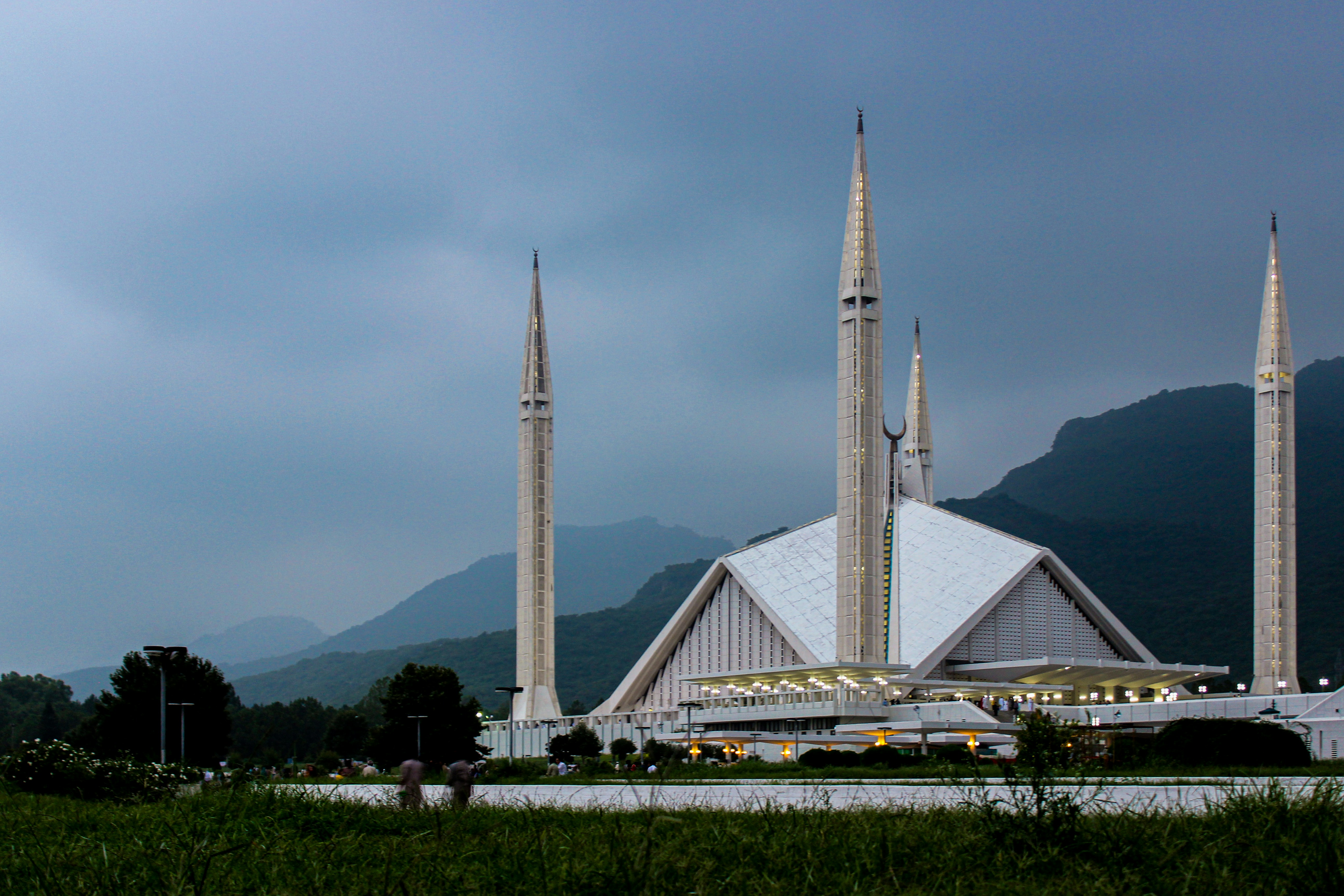 build-a-great-startup-in-2025-with-the-fi-pakistan-startup-accelerator hero image