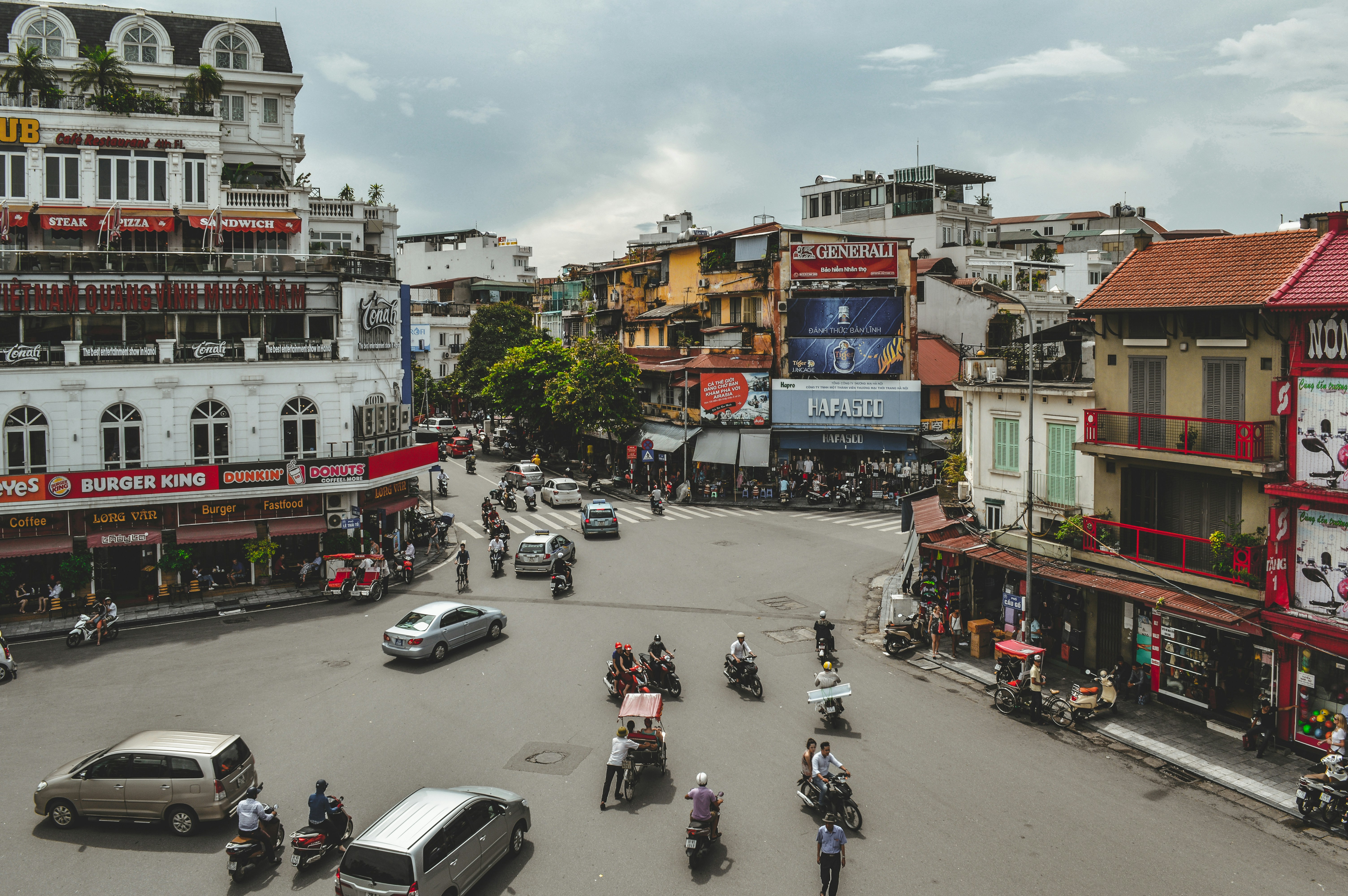 build-a-great-startup-in-2025-with-the-fi-vietnam-startup-accelerator-hanoi hero image