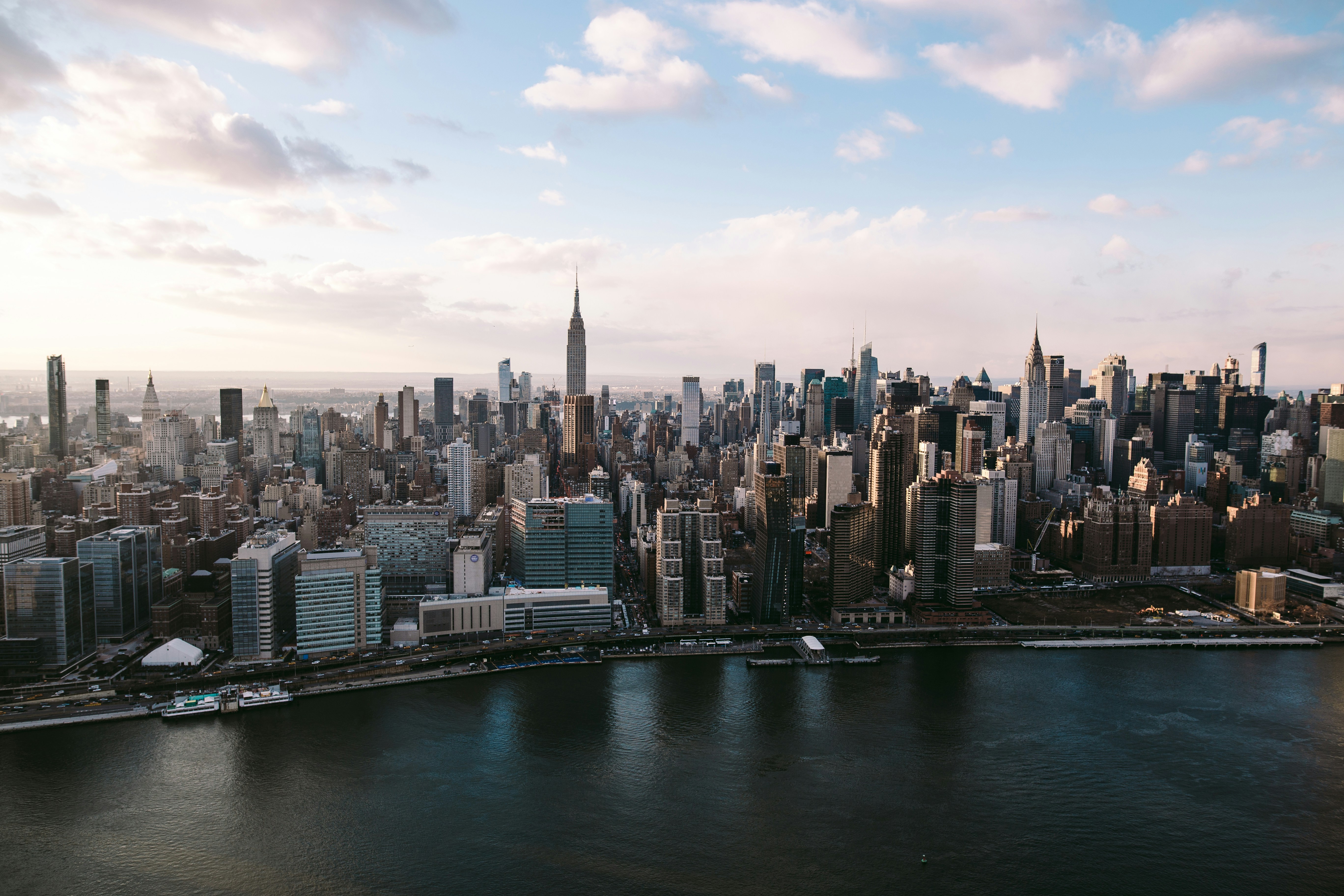 build-a-great-startup-in-2025-with-the-fi-new-york-startup-accelerator-new-york hero image