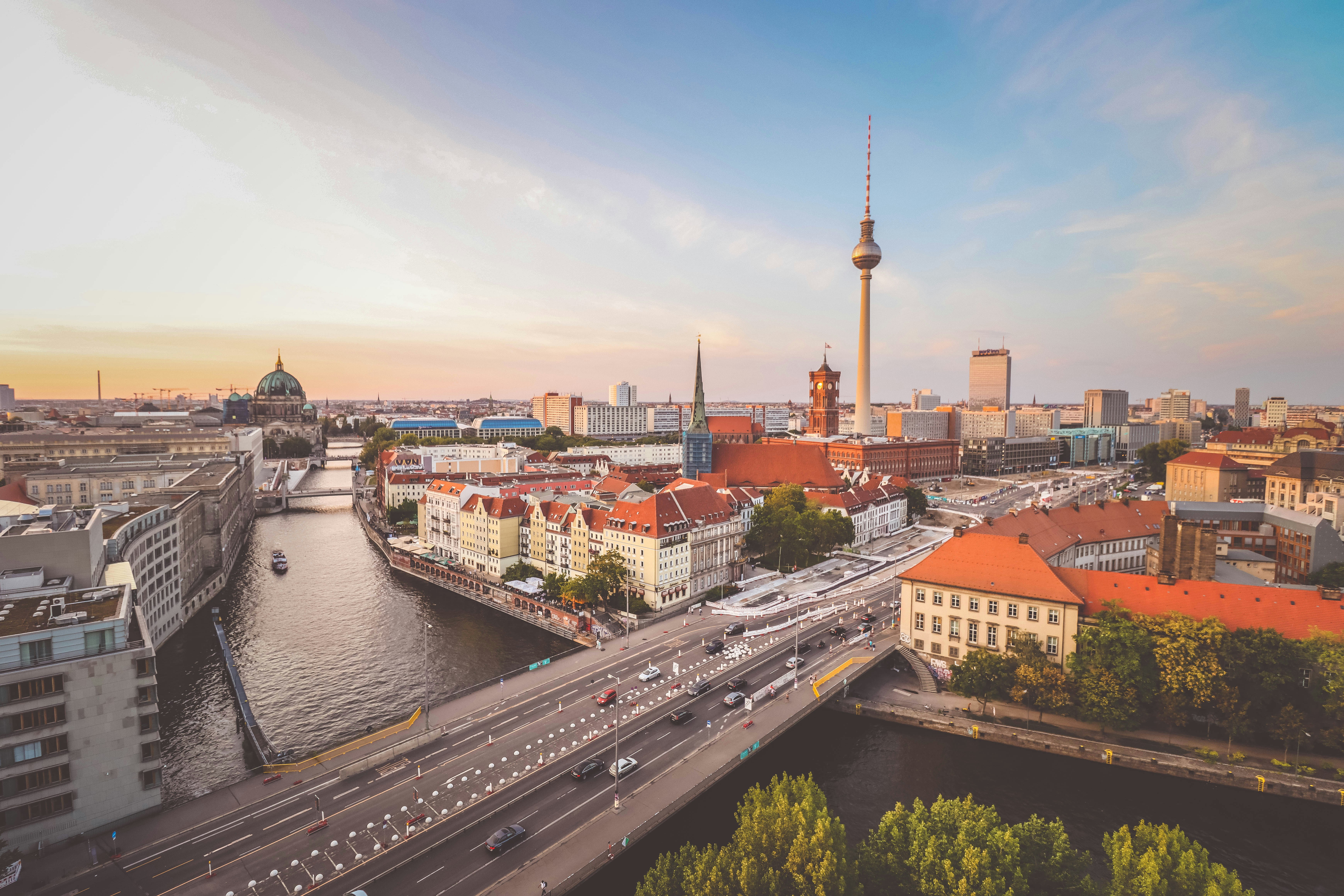 build-a-great-startup-in-2026-with-the-fi-germany-startup-accelerator hero image