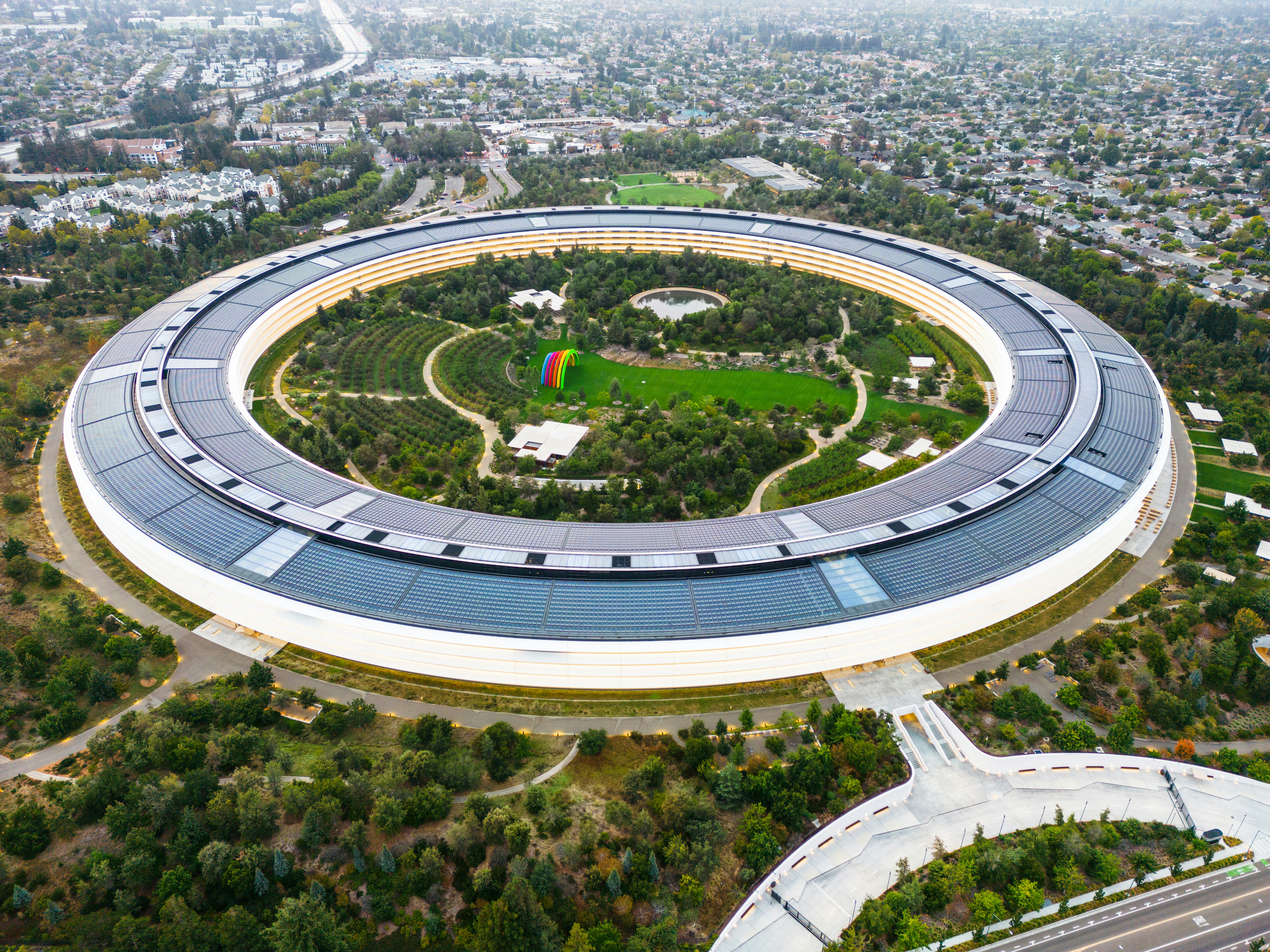 how-to-build-a-great-startup-in-silicon-valley-what-the-world-s-most-iconic-ecosystem-still-teaches-founders hero image