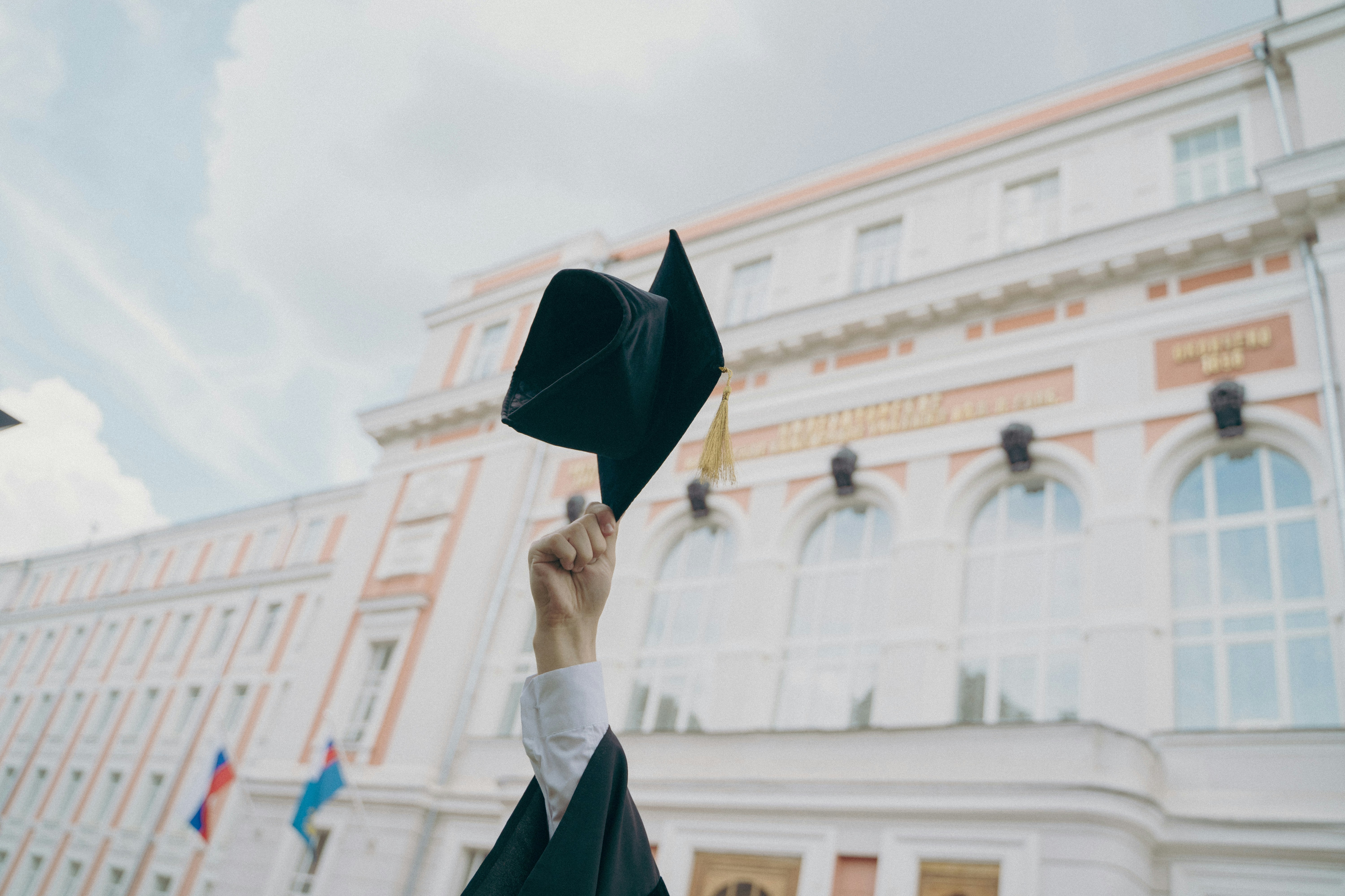 the-college-degree-in-the-ai-era-what-employers-actually-value-now hero image