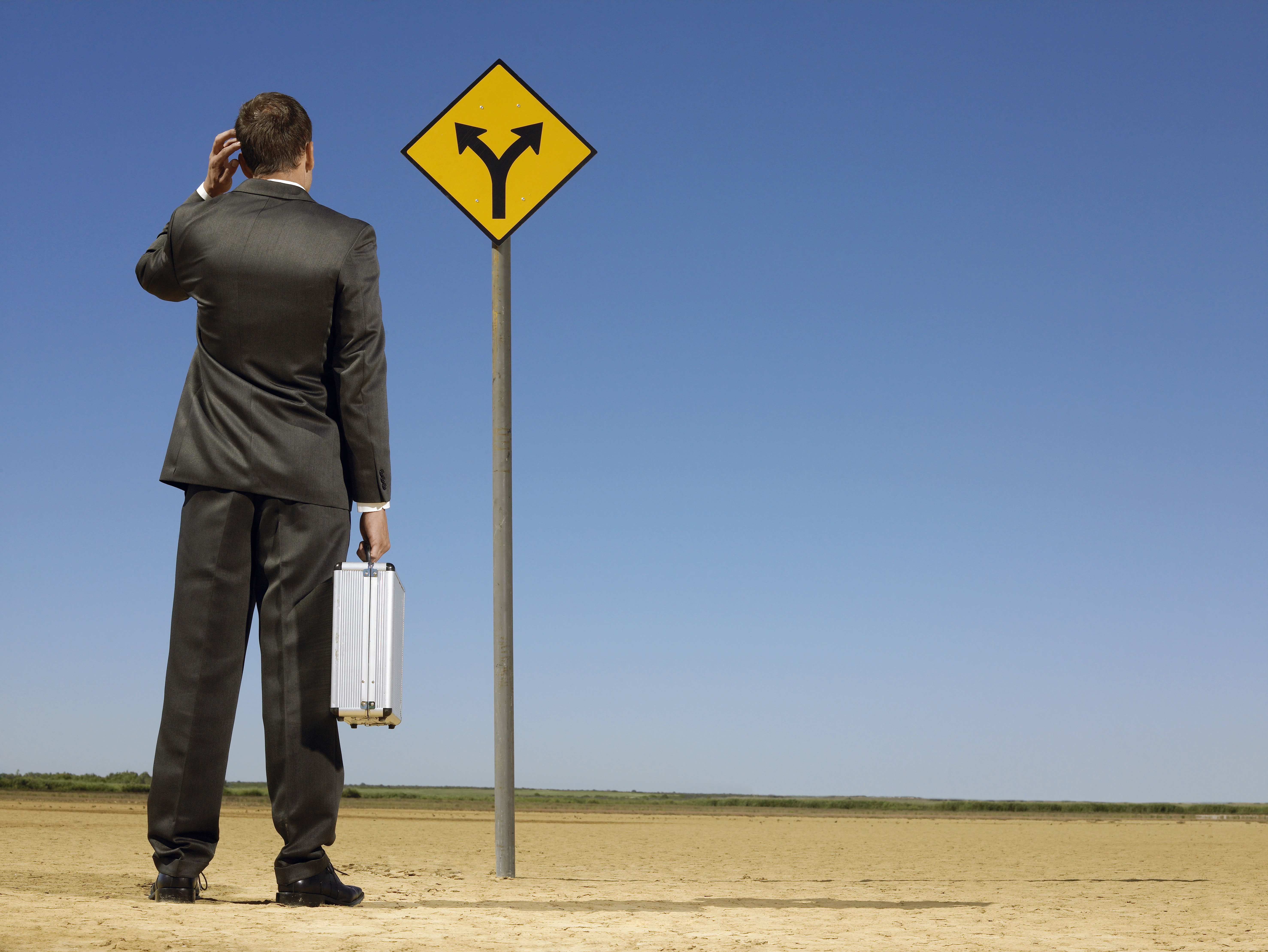 4-signs-it-s-time-to-focus-on-your-startup-full-time hero image