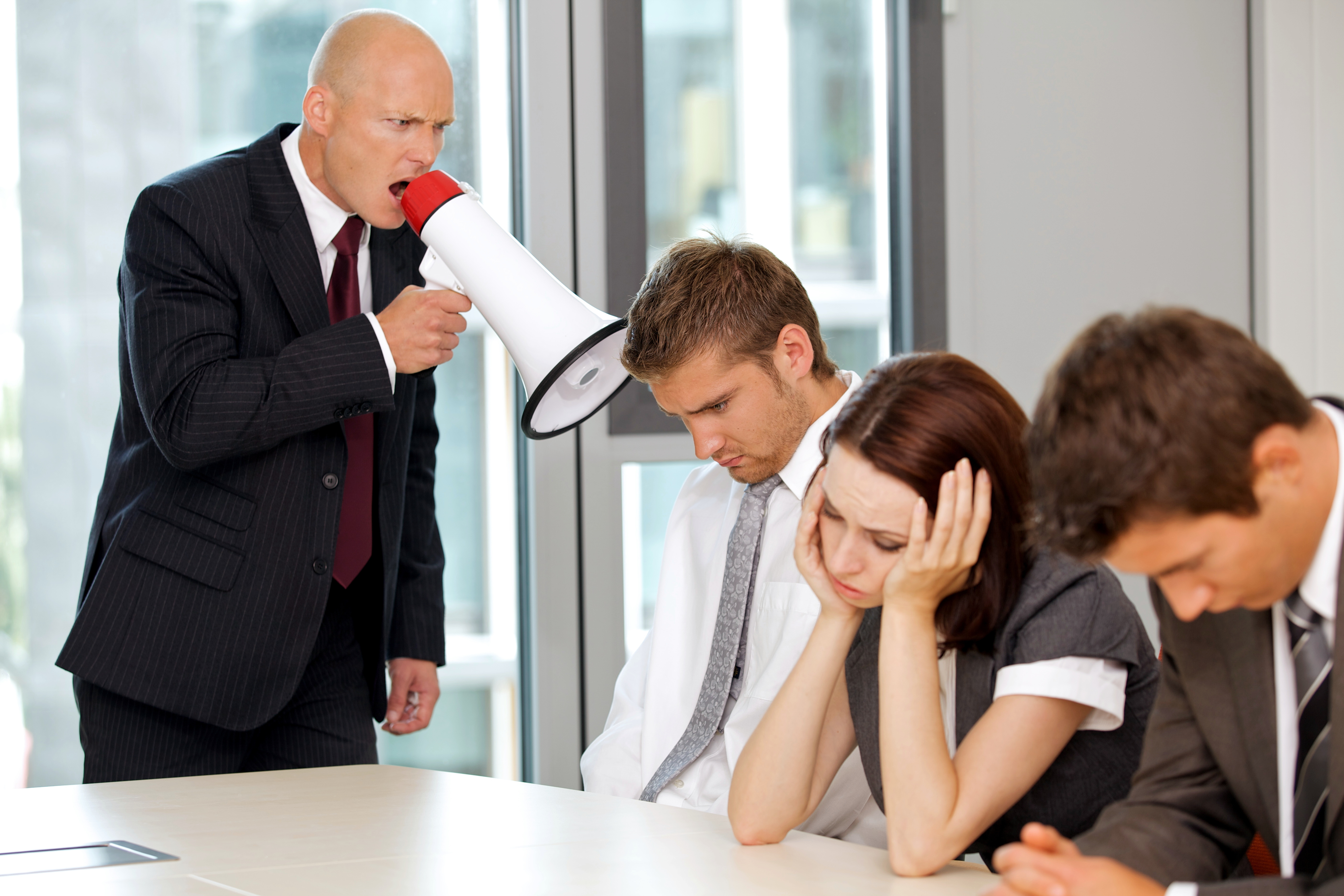 hey-startup-ceos-are-you-a-manager-or-a-leader hero image