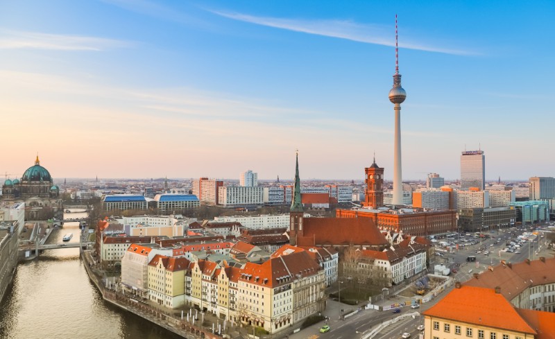 it-is-time-to-build-the-future-applications-now-open-to-founder-institute-berlin-virtual-fall-2020 hero image