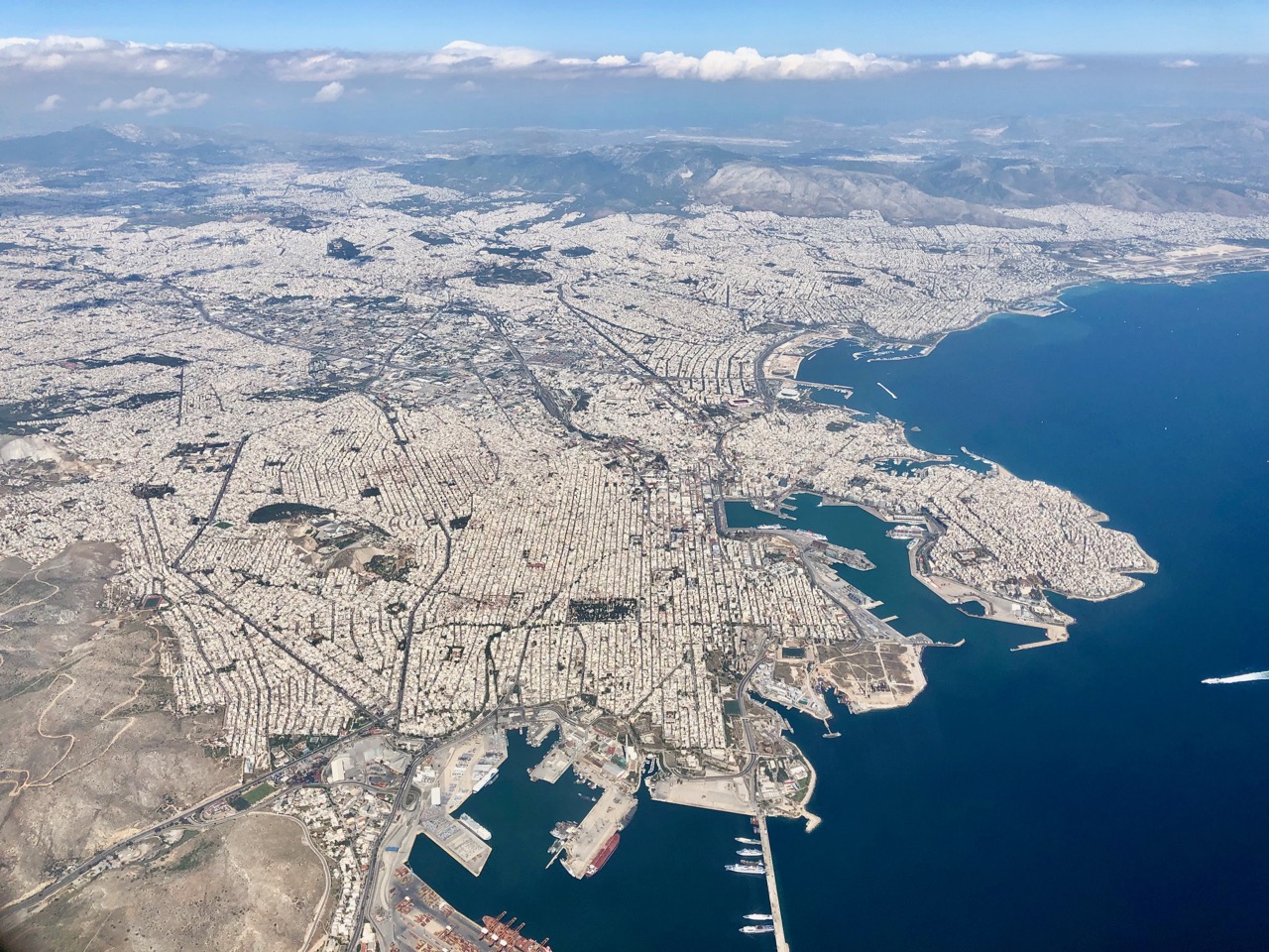 build-the-future-applications-now-open-to-founder-institute-athens-virtual-2021 hero image
