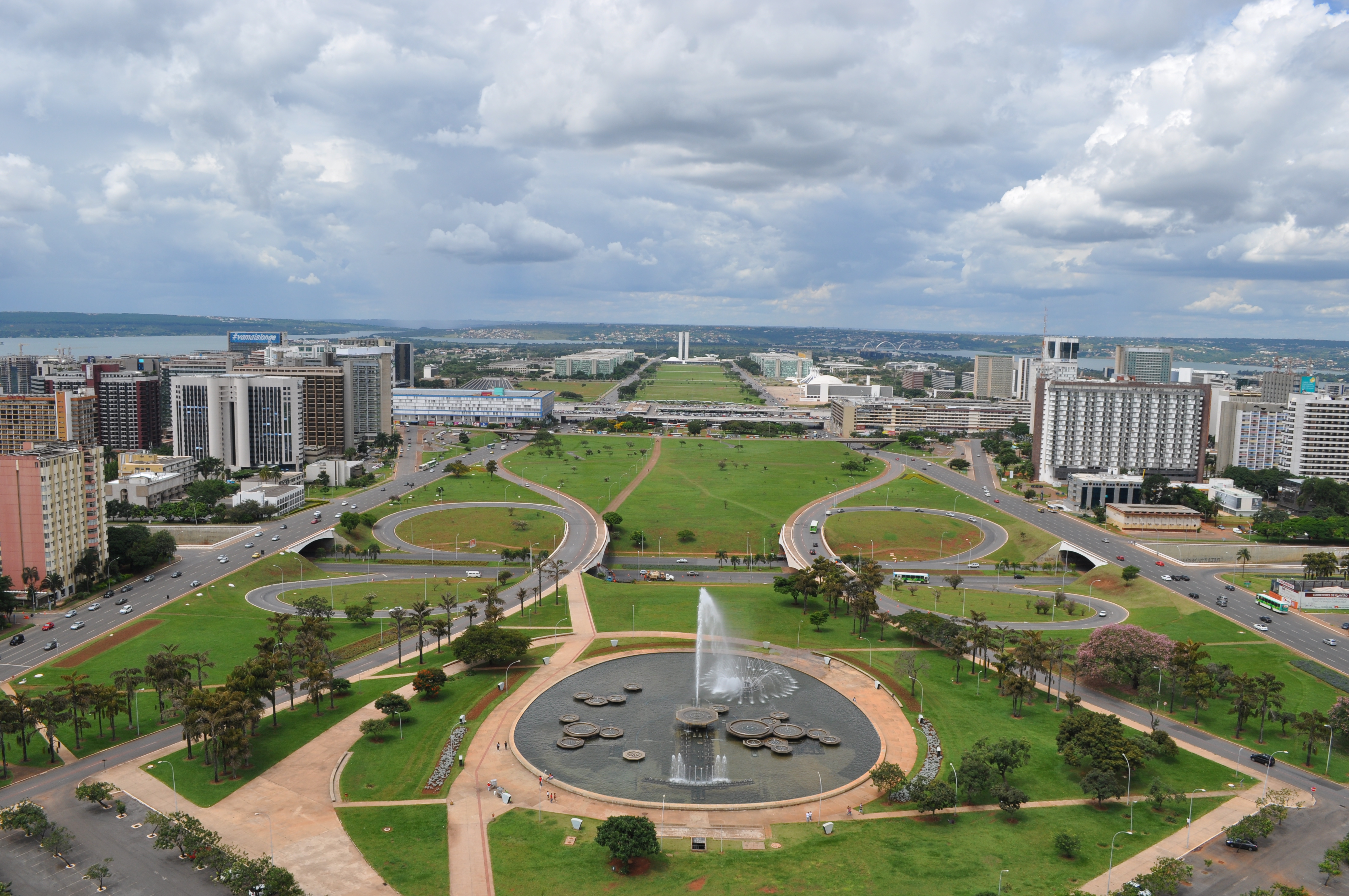 it-is-time-to-rebuild-for-a-better-future-applications-now-open-to-founder-institute-brasilia-sao-paulo-virtual-2021 hero image