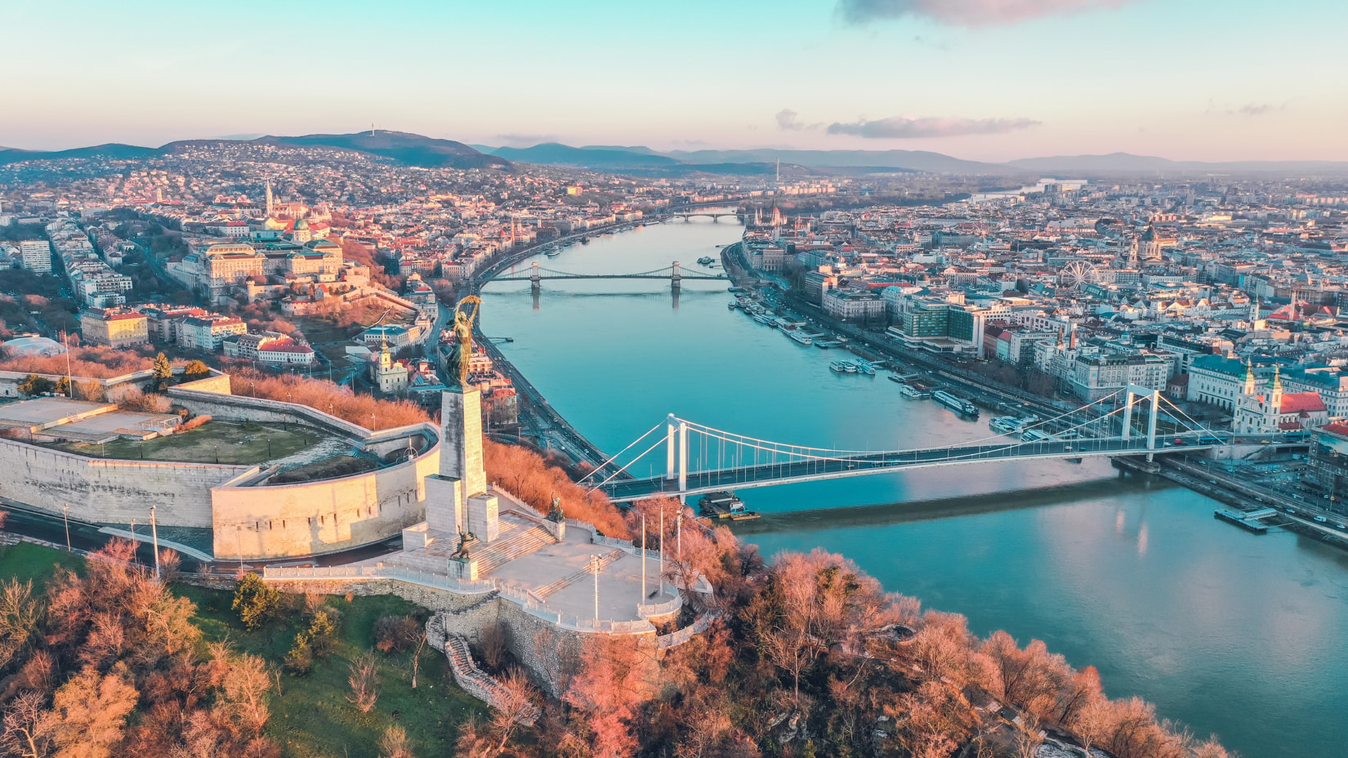let-s-rebuild-in-2021-applications-now-open-to-founder-institute-hungary-virtual-fall-2021 hero image