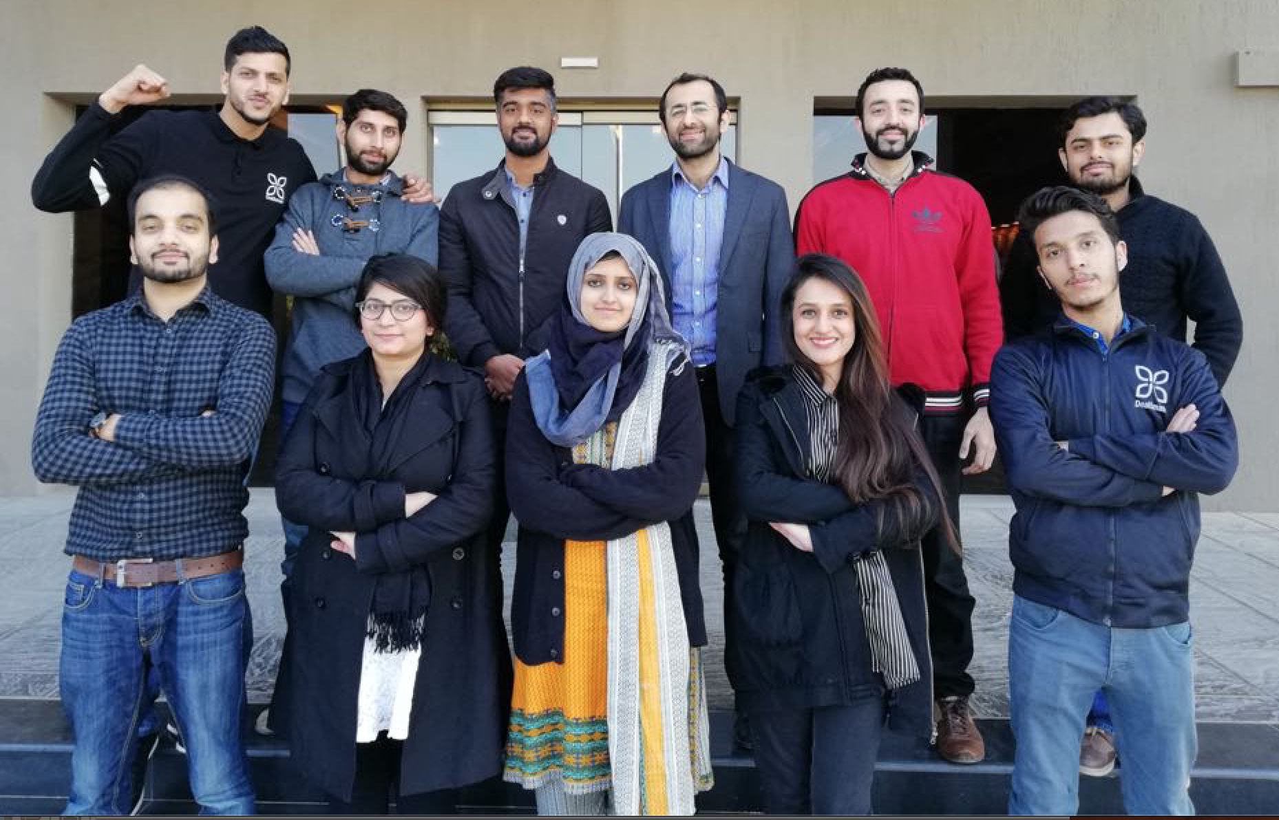dealsmash-drives-buying-decisions-smashes-into-top-15-pakistani-app-ranking hero image