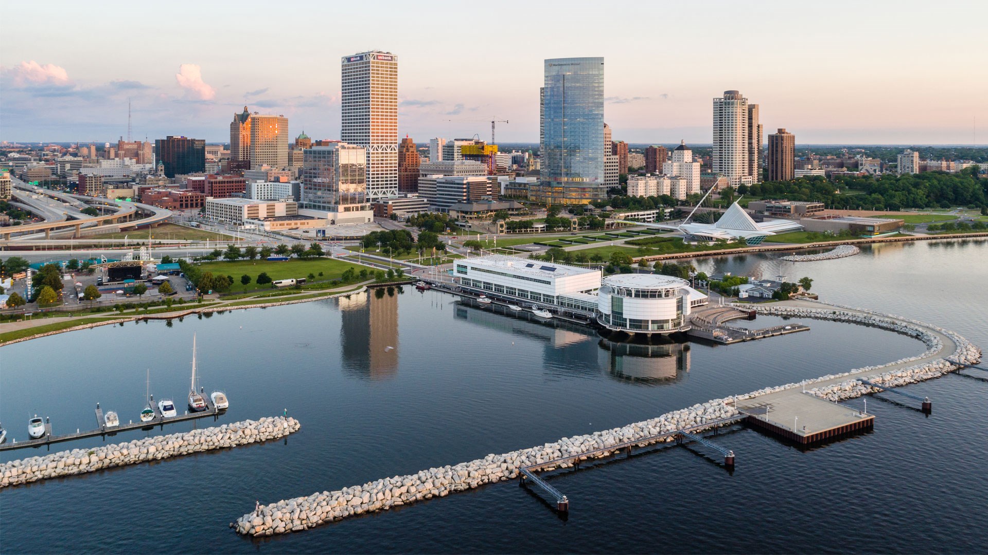 first-ever-founder-institute-milwaukee-accelerator-applications-open-let-s-rebuild-in-2021 hero image