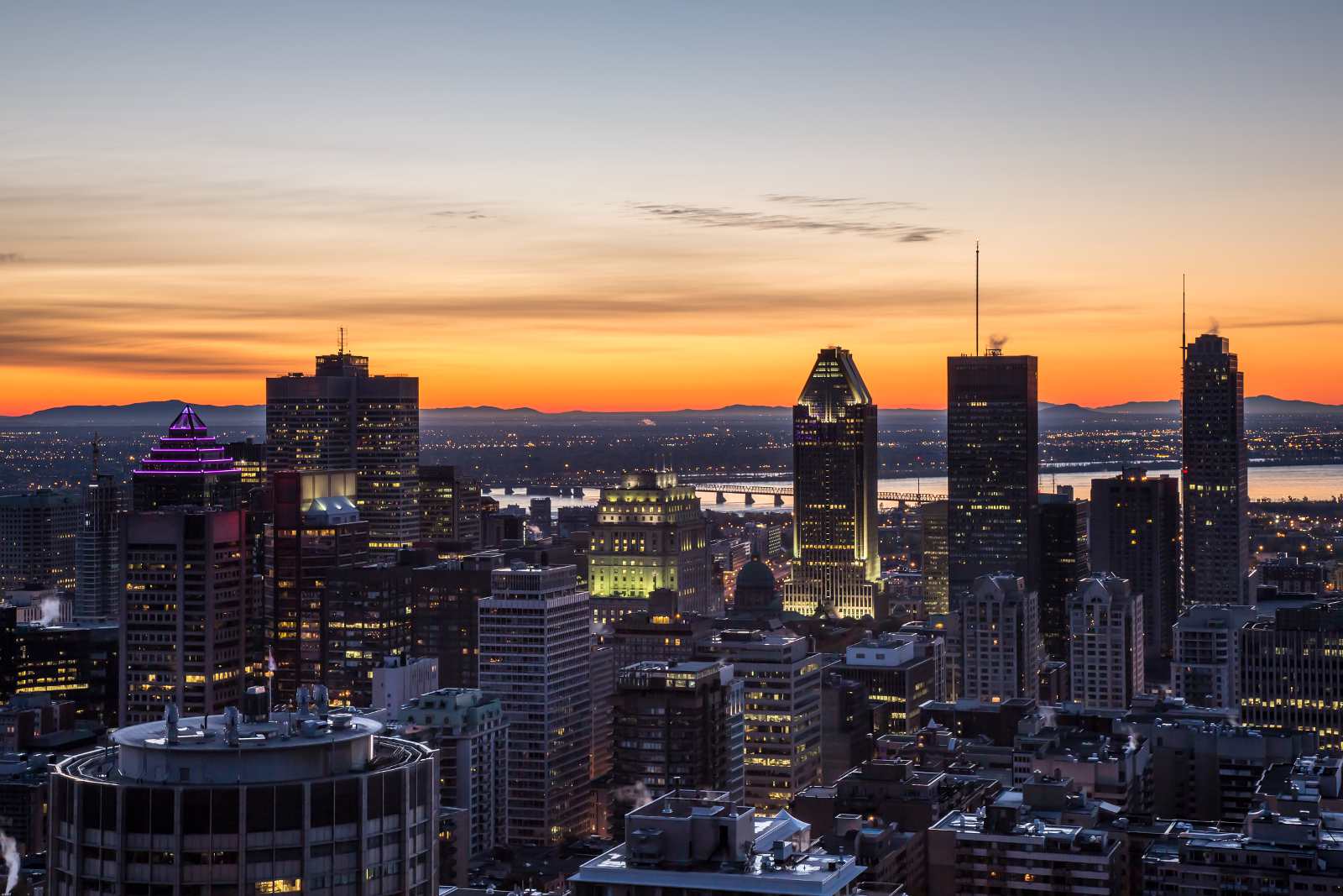 it-is-time-to-build-the-future-applications-now-open-to-founder-institute-montreal hero image