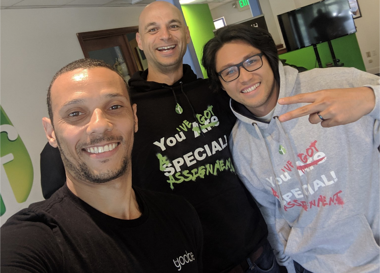 yoobe-is-the-easy-custom-merch-store hero image