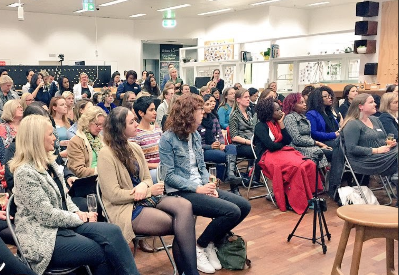 how-to-build-community-lessons-from-the-female-founder-initiative hero image