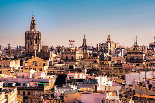 let-s-rebuild-in-2021-applications-now-open-to-founder-institute-valencia-virtual-fall-2021 hero image