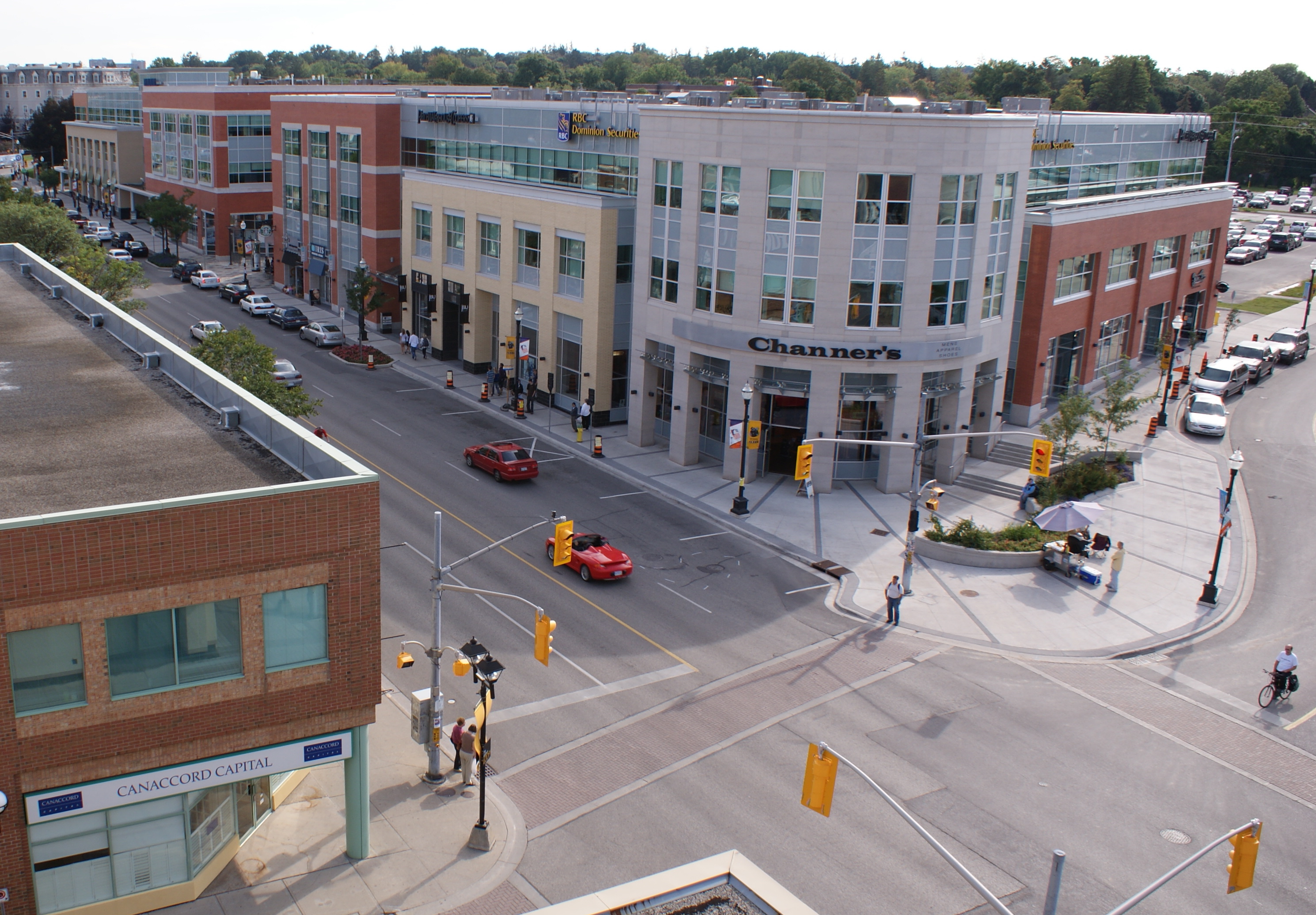 build-a-startup-with-waterloo-s-top-investors-and-advisors hero image