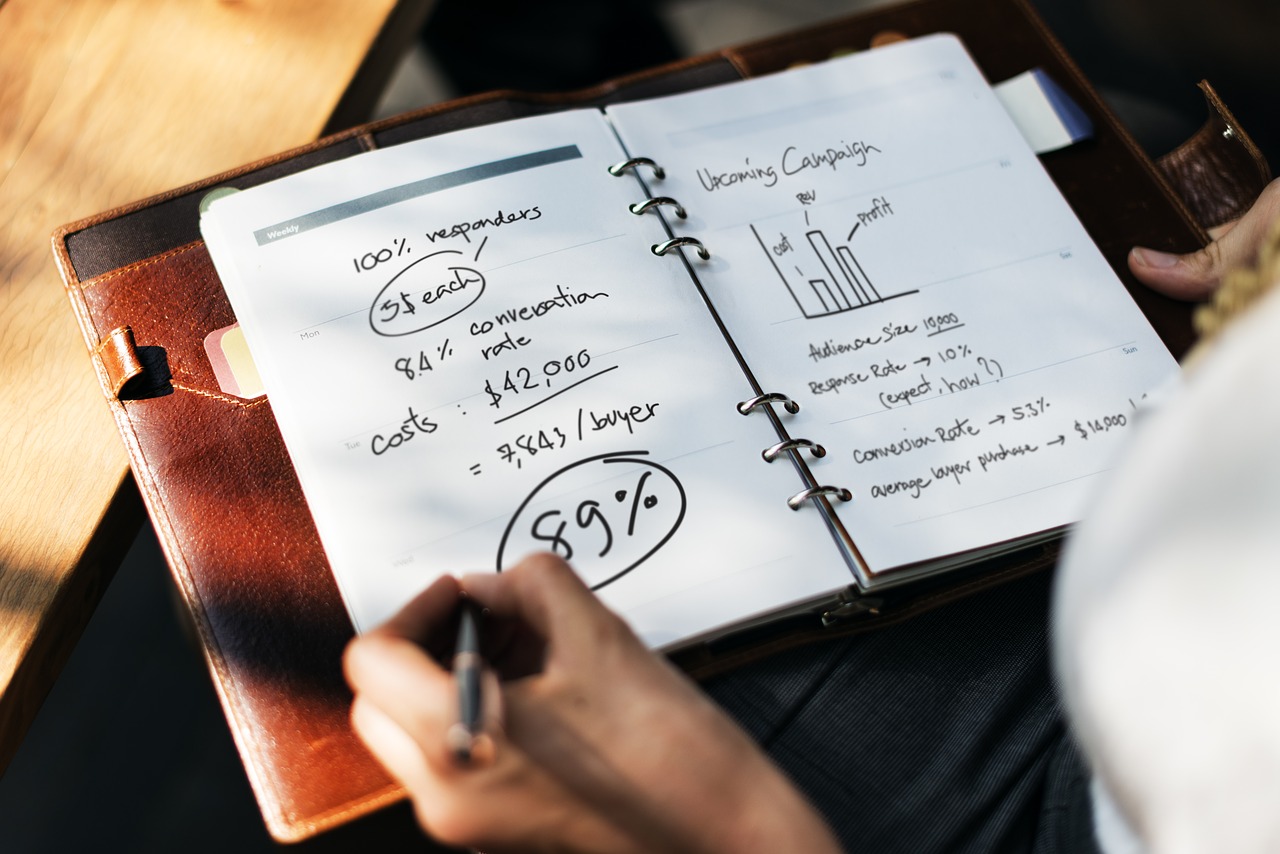 forget-about-fundraising-bootstrap-your-startup-instead hero image