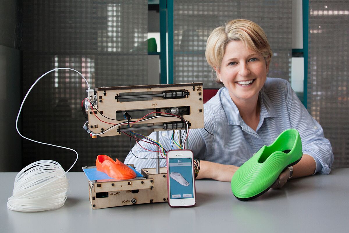 how-one-entrepreneur-is-3d-printing-thousands-of-custom-shoes hero image