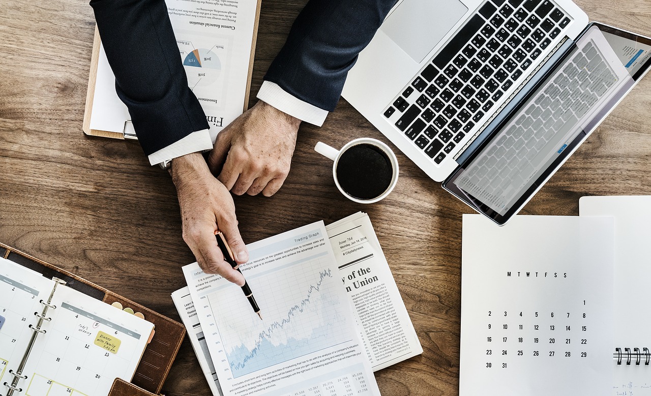 video-how-to-improve-your-startup-s-sales-efficiency hero image
