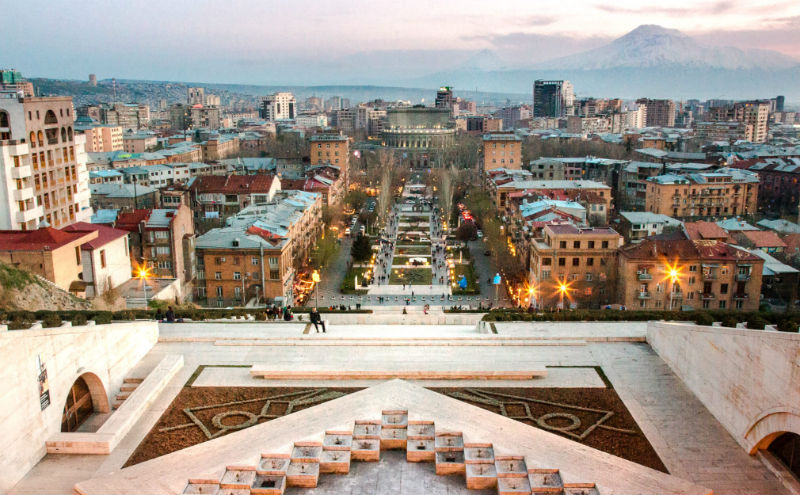 build-a-startup-with-yerevan-s-top-entrepreneurs-and-investors hero image