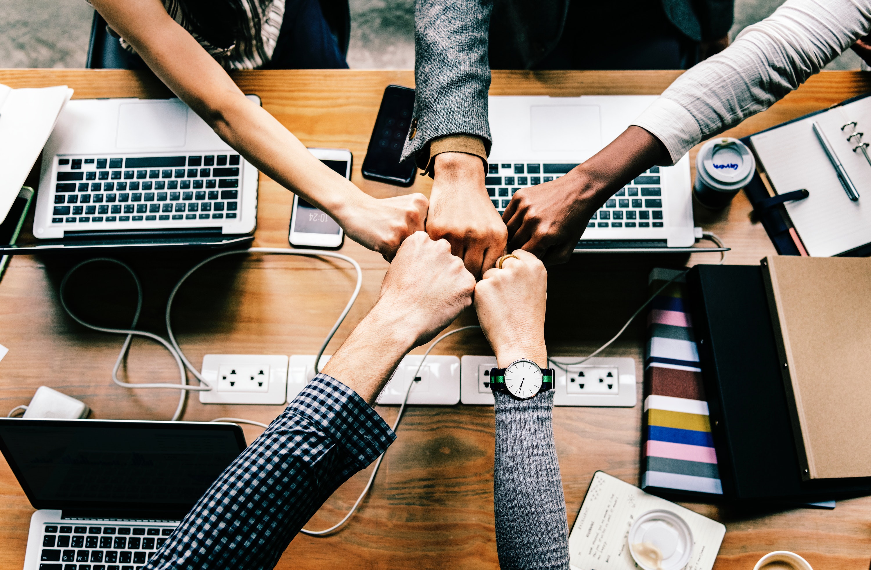 how-to-build-a-product-management-team hero image