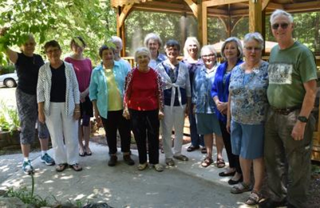 Nonprofit and Organization Photo  (119400)