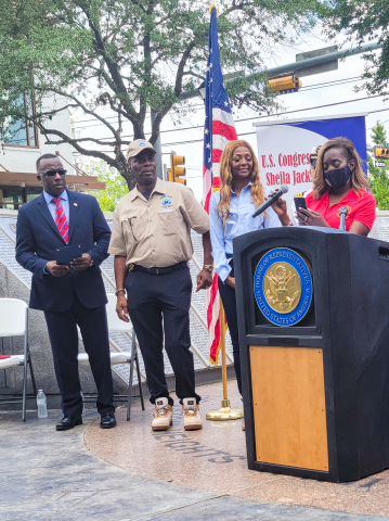 Agency Photo  (170414)