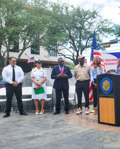 Agency Photo  (170408)