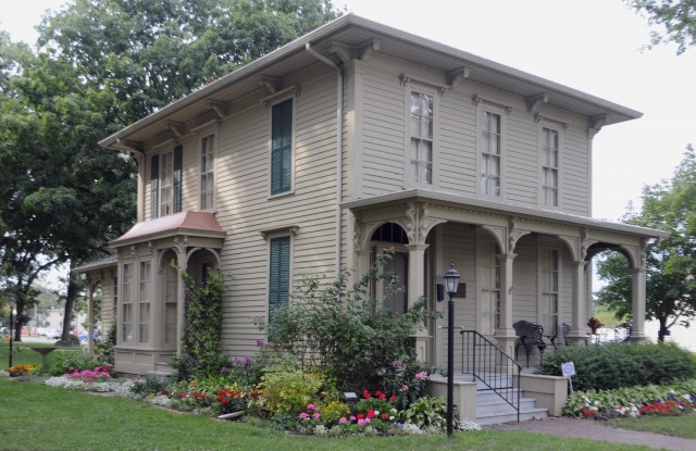 Agency Photo  (84451)