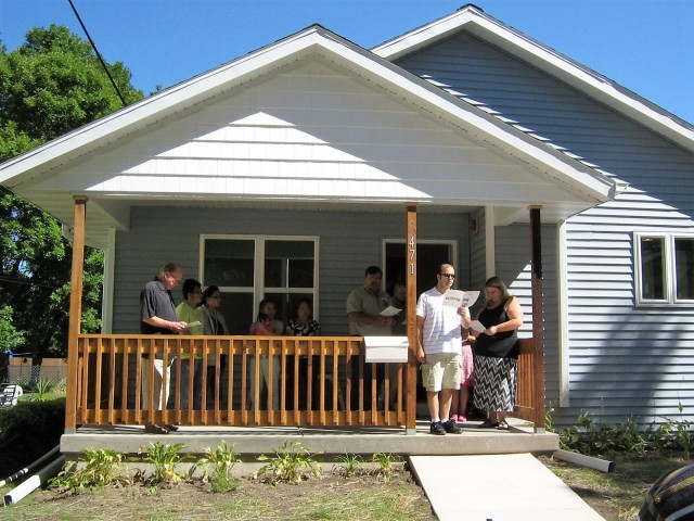 Agency Photo  (81516)