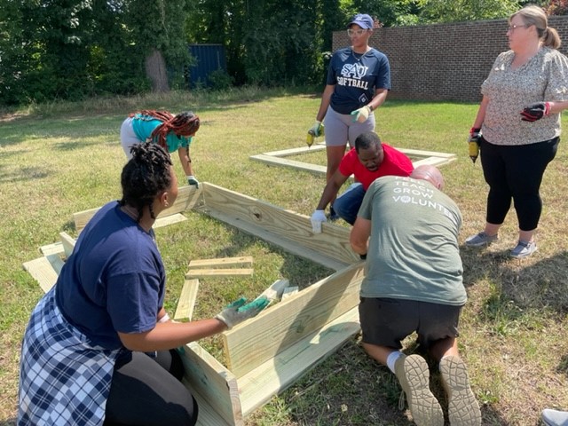 Program Photo  (213013)