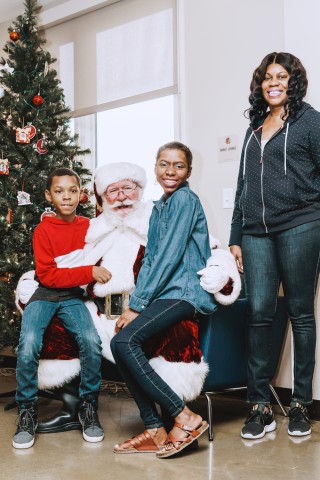 Program Photo  (198709)